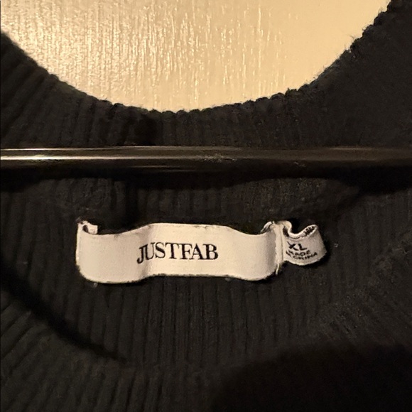JustFab Black Ribbed Crewneck Sweater - Picture 4 of 6